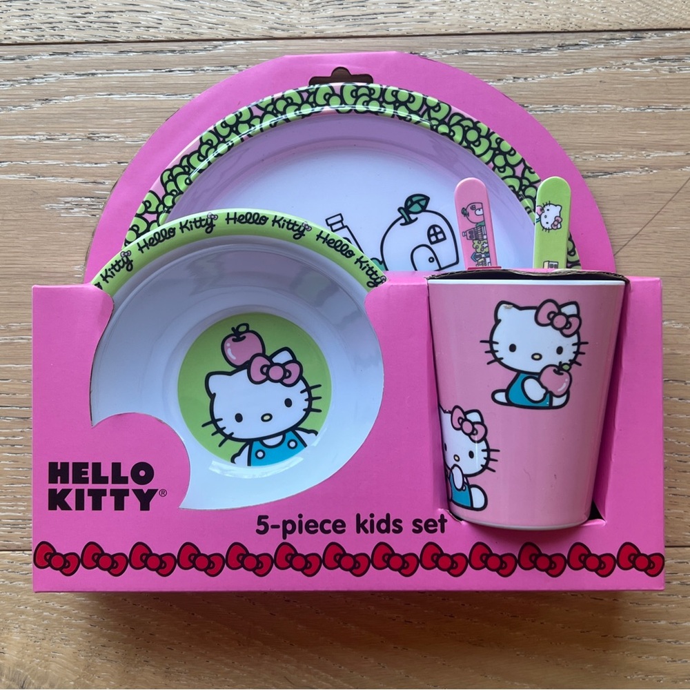 Hello Kitty Pink and Green Kids Dinnerware Set